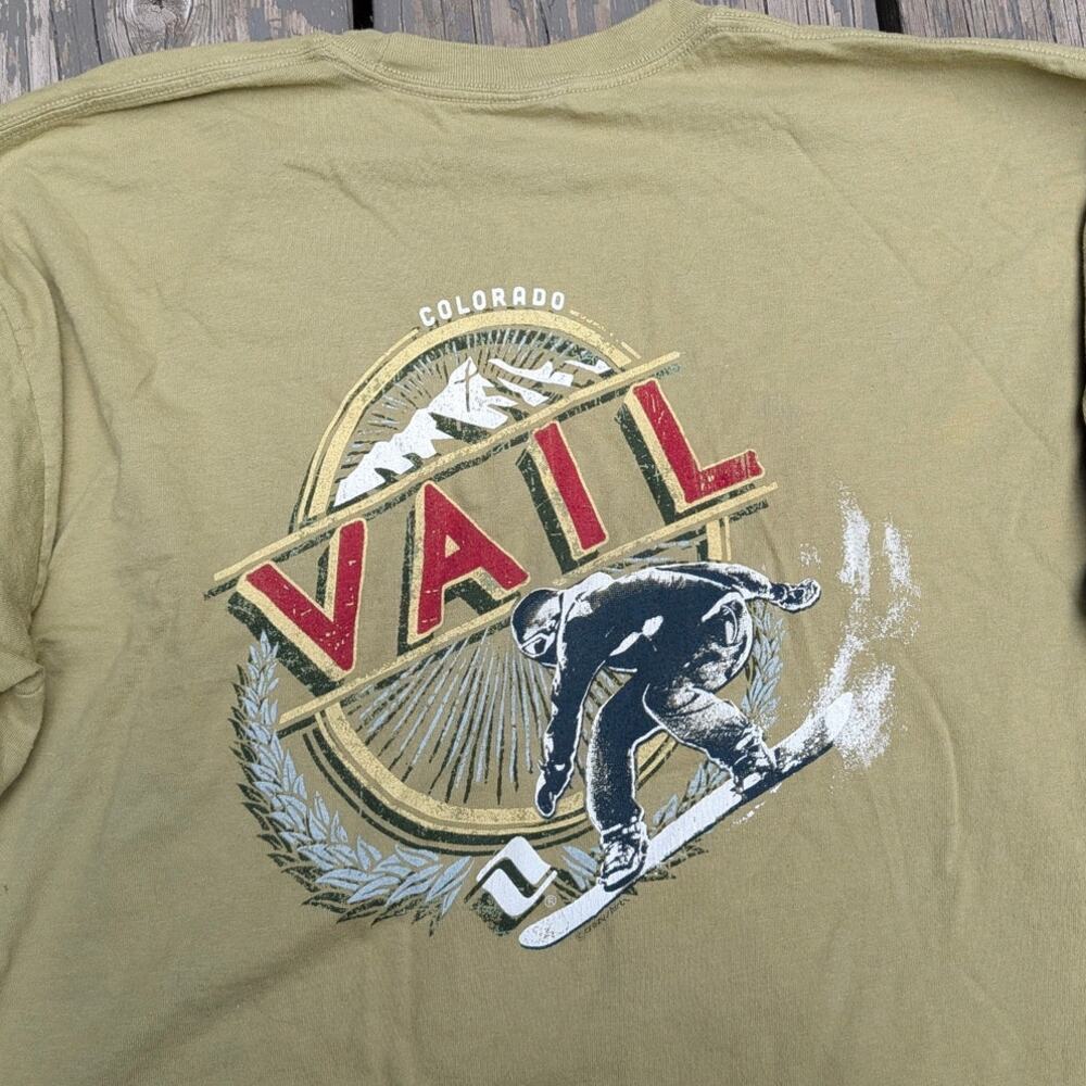 Crazy Shirts Vail Colorado Snowboarder Graphic T-Shirt Men's XL Olive Green